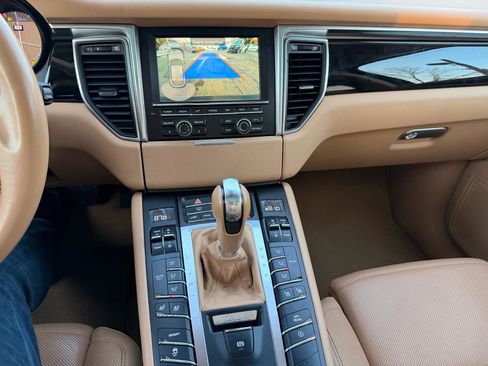 Used 2015 Porsche Macan S w/ Premium Package Plus image 31