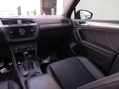 Used 2022 Volkswagen Tiguan SE R-Line image 26