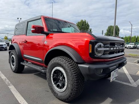 Used 2022 Ford Bronco Outer Banks w/ Sasquatch Package AWD/4WD image 1