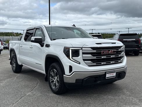 Used 2022 GMC Sierra 1500 SLE AWD/4WD image 3