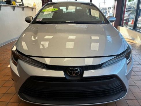 Used 2023 Toyota Corolla LE image 4