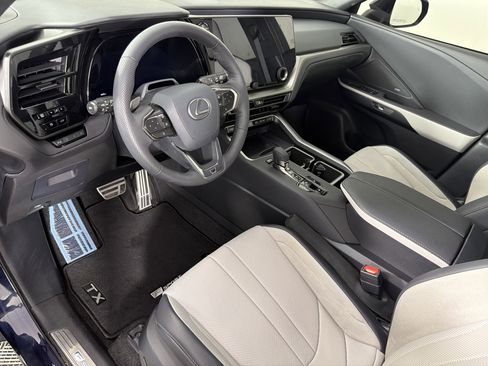 Used 2026 Lexus TX 500h AWD w/ Technology Package image 12
