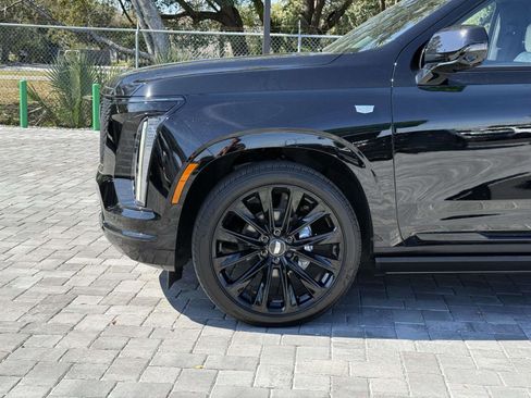 Used 2026 Cadillac Escalade Platinum Sport w/ LPO, ONYX Package image 10