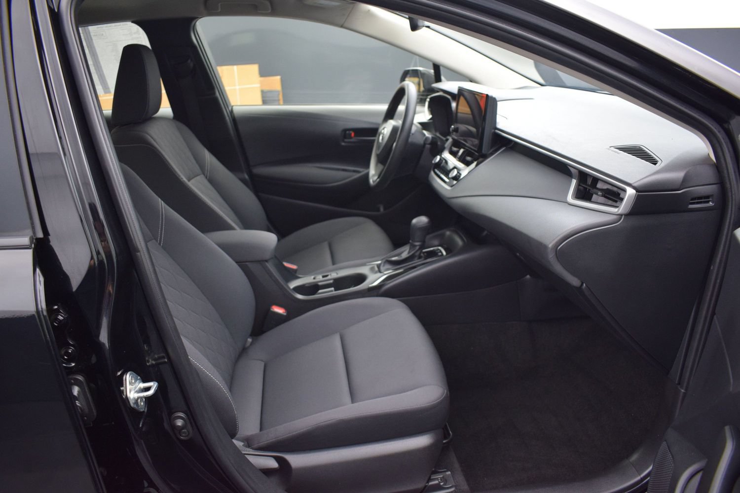 Used 2023 Toyota Corolla LE w/ LE Convenience Package FWD image 10