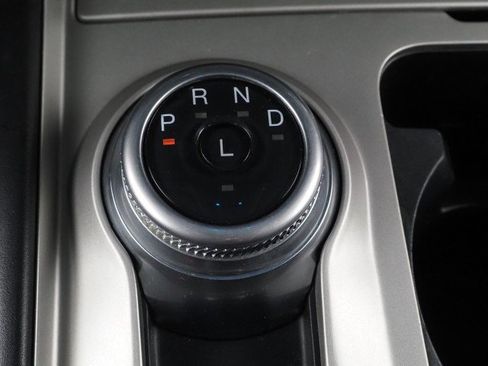 Used 2022 Ford Explorer XLT image 25