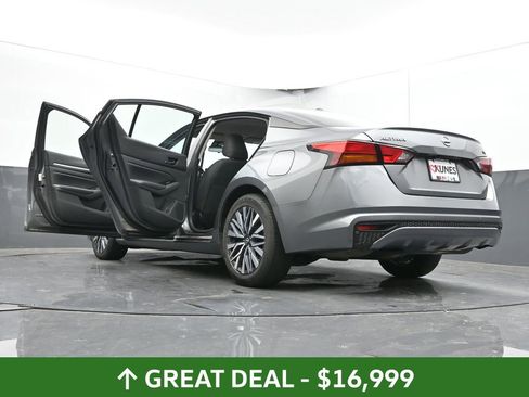 Used 2023 Nissan Altima 2.5 SV image 71