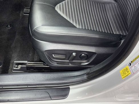 Used 2024 Toyota Camry SE FWD image 23