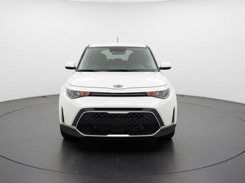 Used 2025 Kia Soul LX w/ LX Technology Package FWD image 2