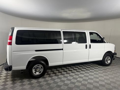 Used 2025 Chevrolet Express 3500 LT w/ LT Preferred Equipment Group RWD image 7