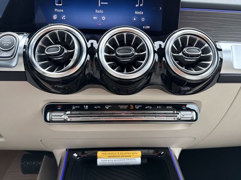 New 2026 Mercedes-Benz GLB 250 4MATIC image 23