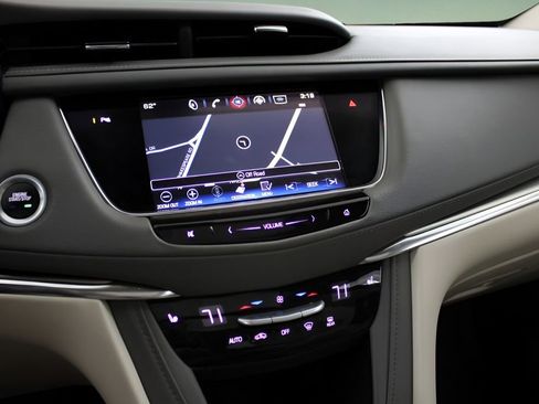 Used 2017 Cadillac XT5 Luxury image 20