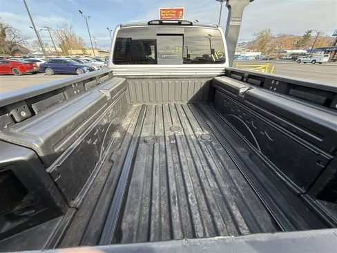 Used 2019 Nissan Titan PRO-4X w/ Pro-4x Convenience Package image 18