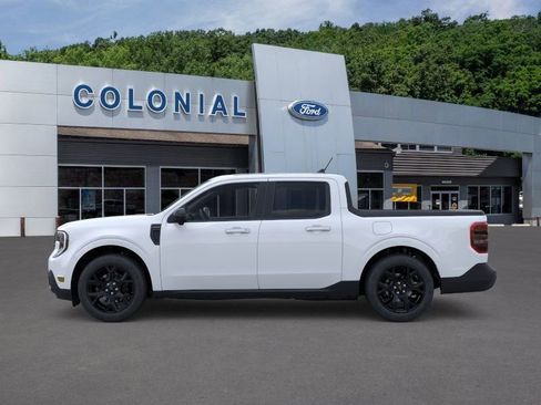 New 2025 Ford Maverick Lariat w/ Black Appearance Package image 3