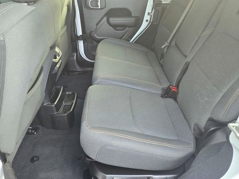 Used 2024 Jeep Wrangler Unlimited w/ Convenience Group image 11