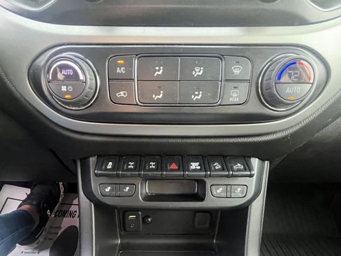 Used 2018 Chevrolet Colorado ZR2 w/ LPO, Premium Interior Package image 10