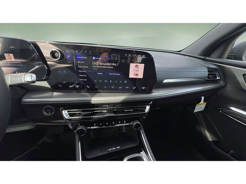 New 2026 Chevrolet Traverse LT w/ Driver Confidence Package image 9