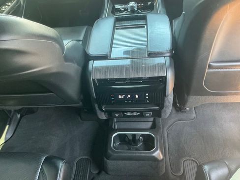 Used 2022 Jeep Wagoneer Series III w/ Flexible Seating Group AWD/4WD image 26