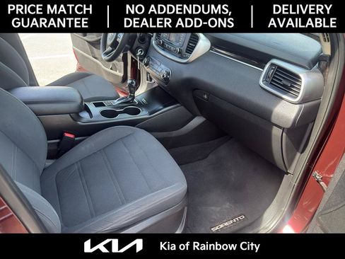 Used 2016 Kia Sorento FWD image 19