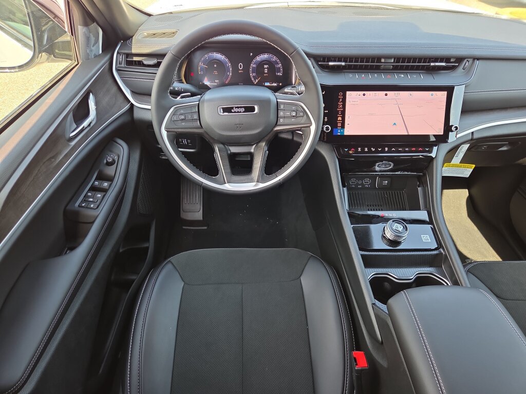 New 2026 Jeep Grand Cherokee Altitude RWD image 8
