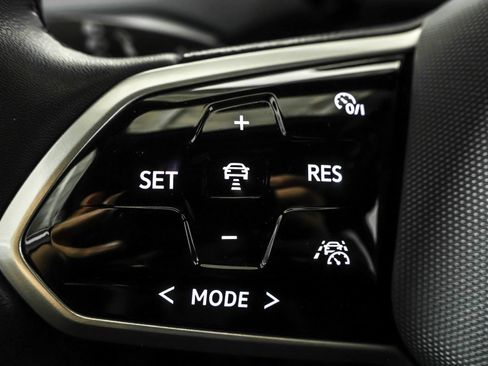 Used 2023 Volkswagen ID.4 2WD image 24