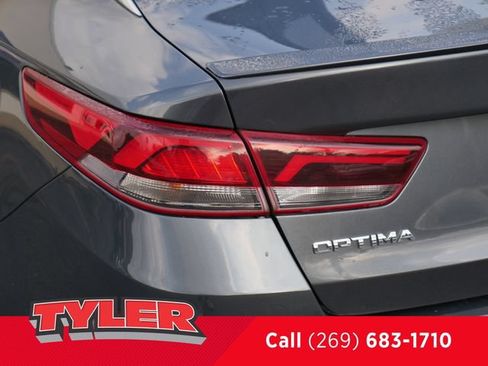 Used 2020 Kia Optima S FWD image 12