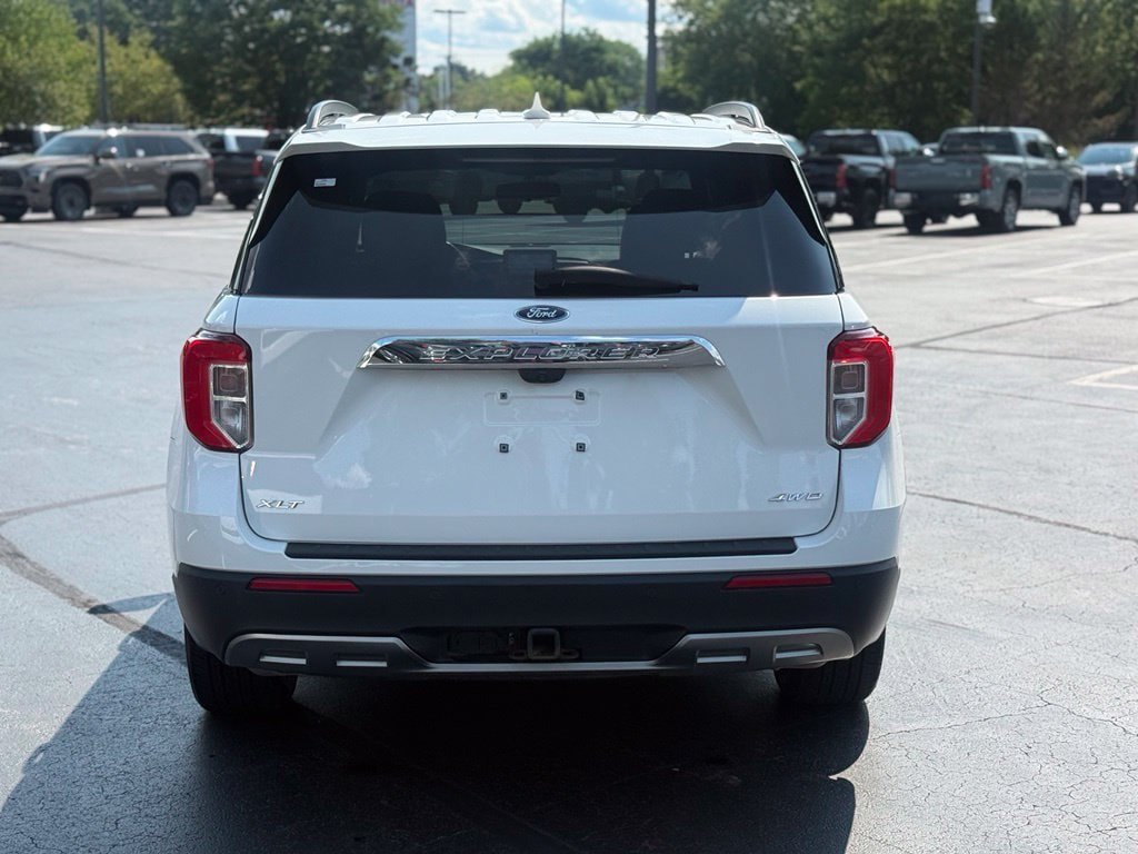 Used 2023 Ford Explorer XLT w/ Equipment Group 202A AWD/4WD image 6