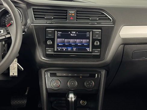 Used 2020 Volkswagen Tiguan S image 22