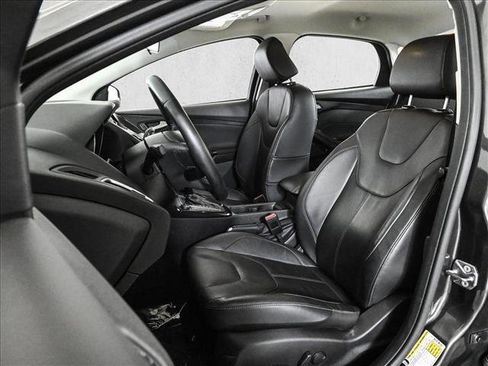 Used 2015 Ford Focus Titanium w/ Titanium Cold Weather Package FWD image 17