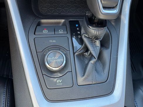 Used 2022 Toyota RAV4 XSE AWD/4WD image 20