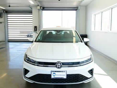 New 2025 Volkswagen Jetta SE image 2