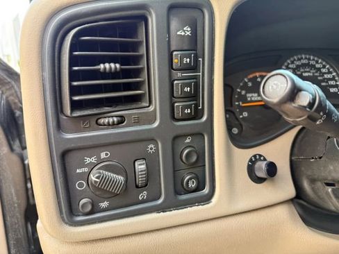 Used 2004 GMC Sierra 2500 SLE w/ Heavy-Duty Power Package AWD/4WD image 24