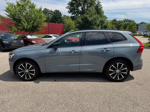 Used 2023 Volvo XC60 T8 Plus w/ Climate Package AWD/4WD image 2