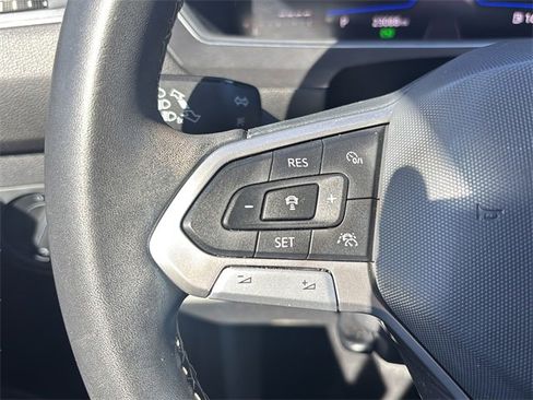 Used 2023 Volkswagen Tiguan SE image 24