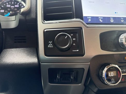 Used 2022 Ford F350 Lariat w/ Chrome Package image 33