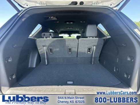 Used 2023 Chevrolet Traverse LT FWD image 22
