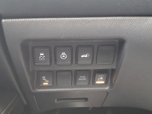 Used 2020 Nissan Pathfinder SL image 20