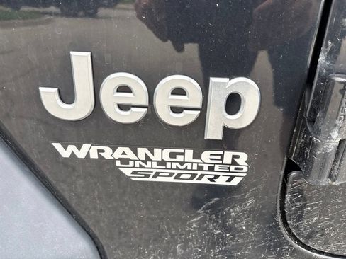 Used 2018 Jeep Wrangler Unlimited Sport S AWD/4WD image 26