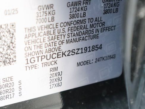 Used 2025 GMC Sierra 1500 Elevation image 42