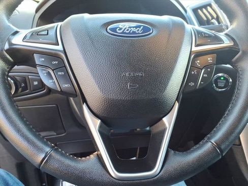 Used 2024 Ford Edge SEL image 13