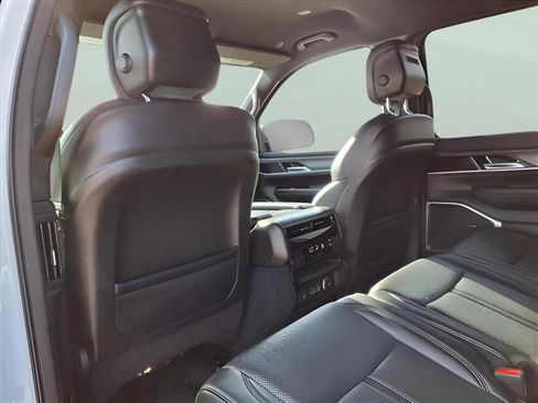 Used 2024 Jeep Wagoneer L Series II w/ Flexible Seating Group image 13