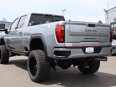 Used 2024 GMC Sierra 2500 Denali Ultimate AWD/4WD image 3