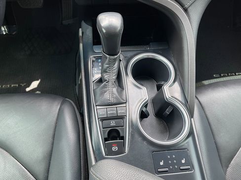 Used 2020 Toyota Camry XSE w/ Navigation Package FWD image 30