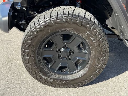 Certified 2023 Jeep Gladiator Mojave AWD/4WD image 25