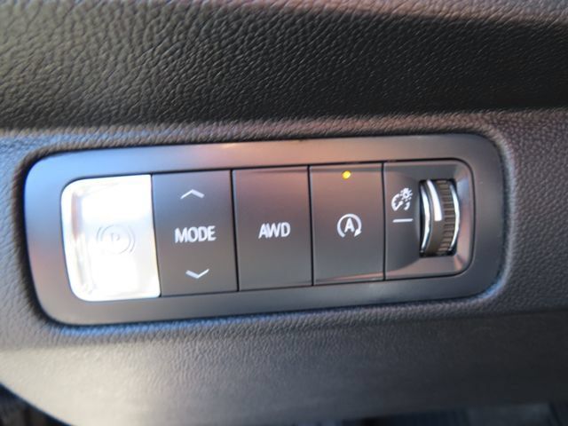 Certified 2025 Chevrolet Traverse High Country w/ LPO, Floor Liner Package AWD/4WD image 41