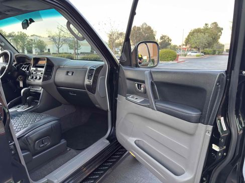 Used 2003 Mitsubishi Montero 20th Anniversary image 46