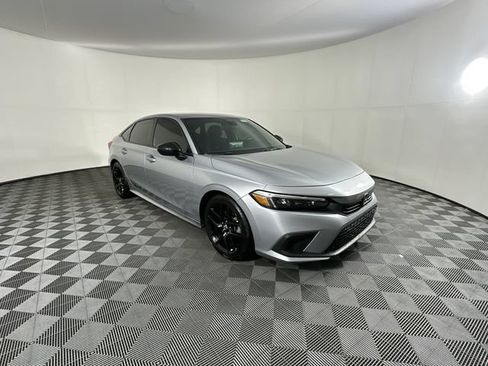 Used 2023 Honda Civic Sport image 3