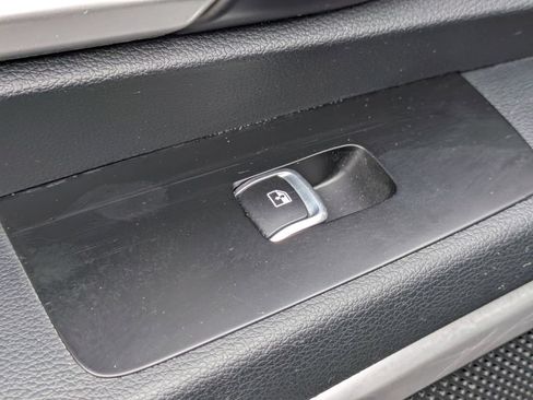 Used 2025 Kia Telluride S AWD/4WD image 28