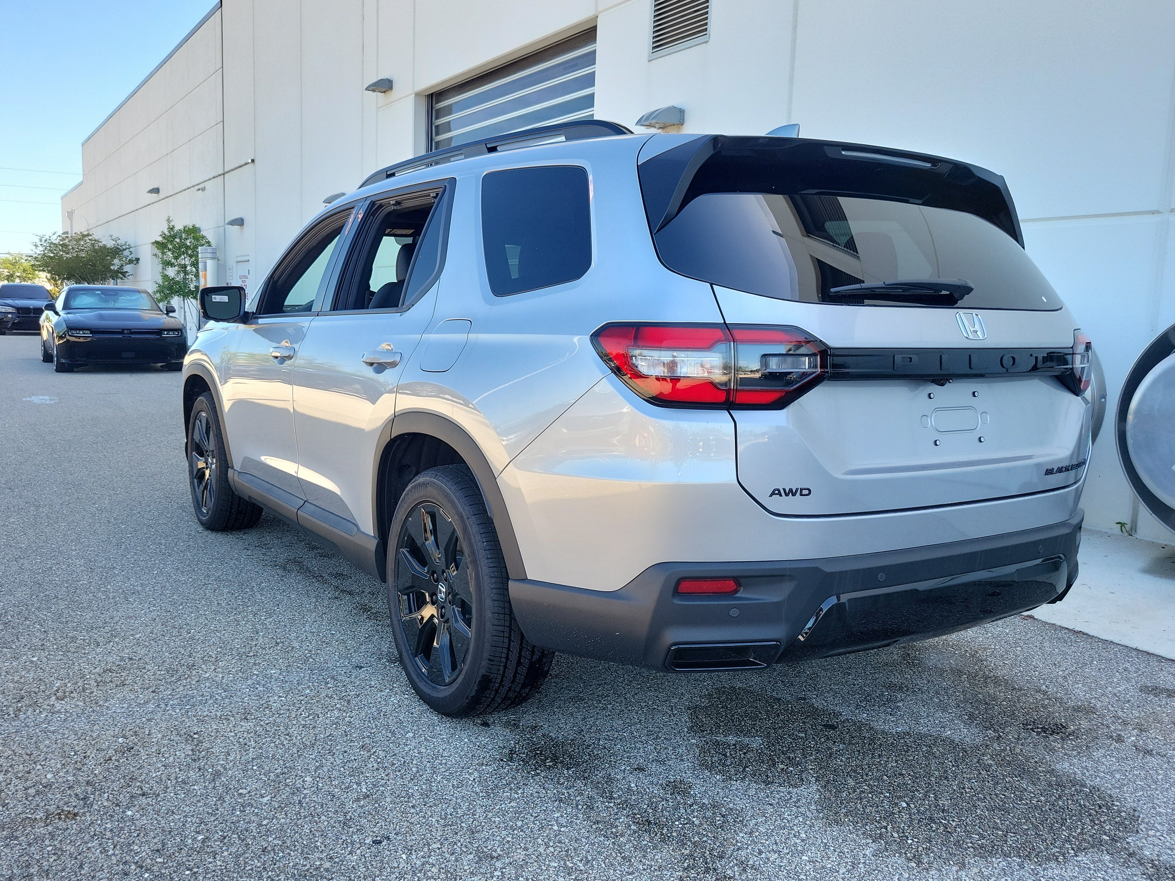 New 2026 Honda Pilot Black Edition image 4
