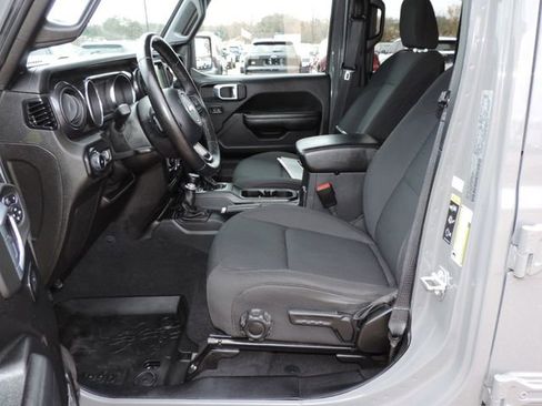 Used 2021 Jeep Wrangler Unlimited Sport image 18