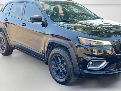 Used 2022 Jeep Cherokee Latitude AWD/4WD image 1